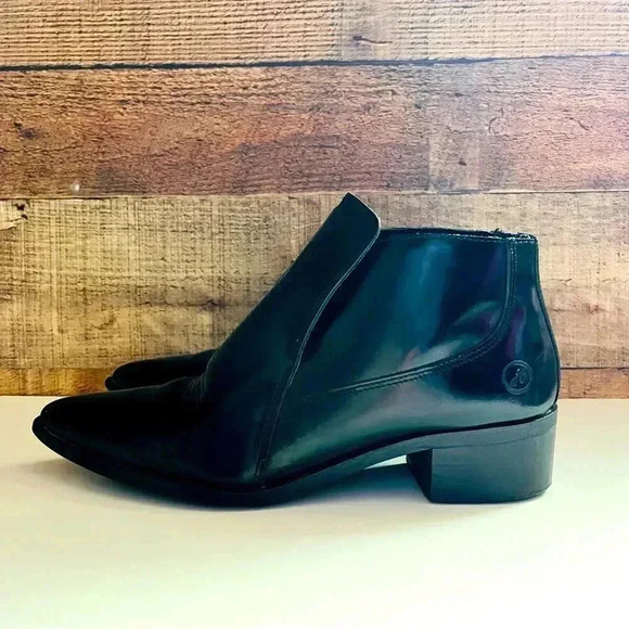 Bronx Leather Pointed Ankle Boots - Picture 2 of 10